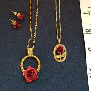 Set of 2 necklaces and 1 pair of earrings golden rose